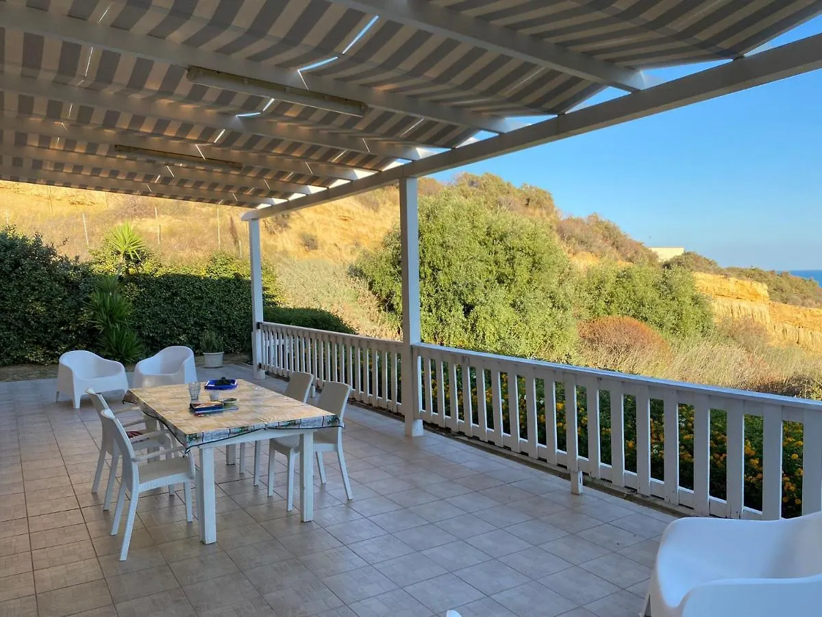 Villa Vittoria Realmonte 0*,  Itália